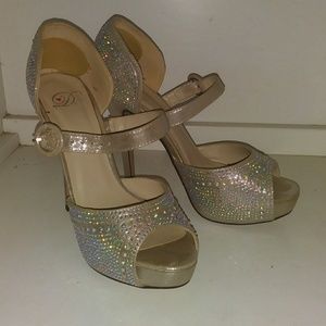 🙌🏼Party silver heels🙌🏼